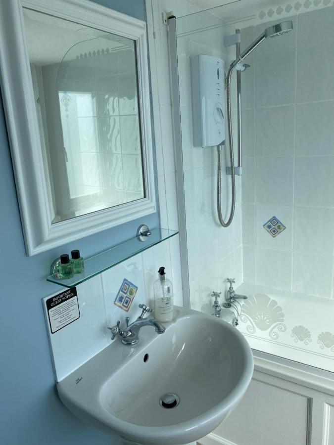 Honeypot Guest House 克雷尔 外观 照片
